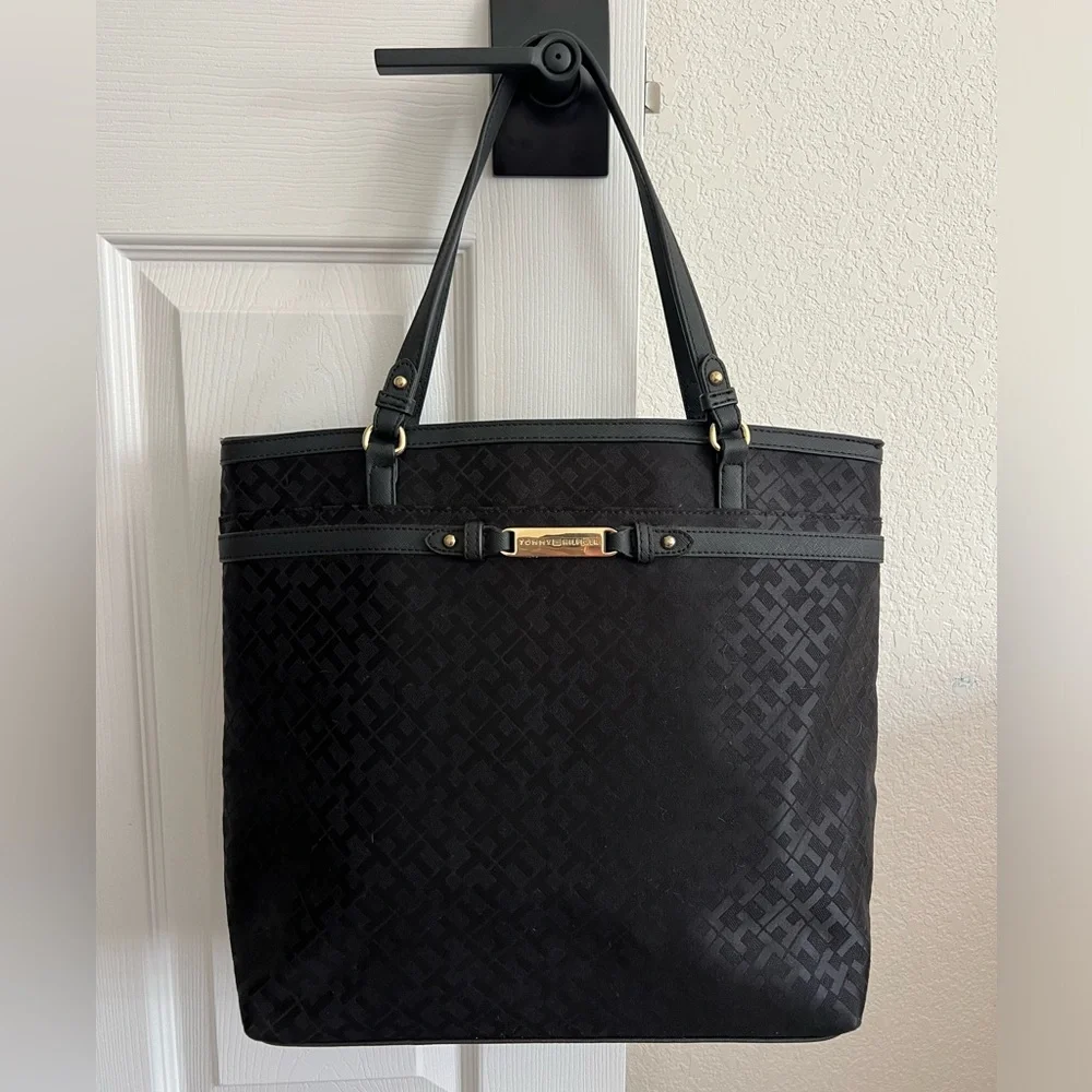 Tommy Hilfiger Canvas Tote